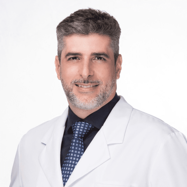 Dr. Gustavo Soares